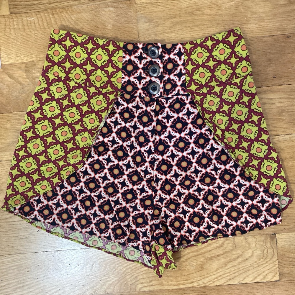 Urban Outfitters boho printed shorts Small